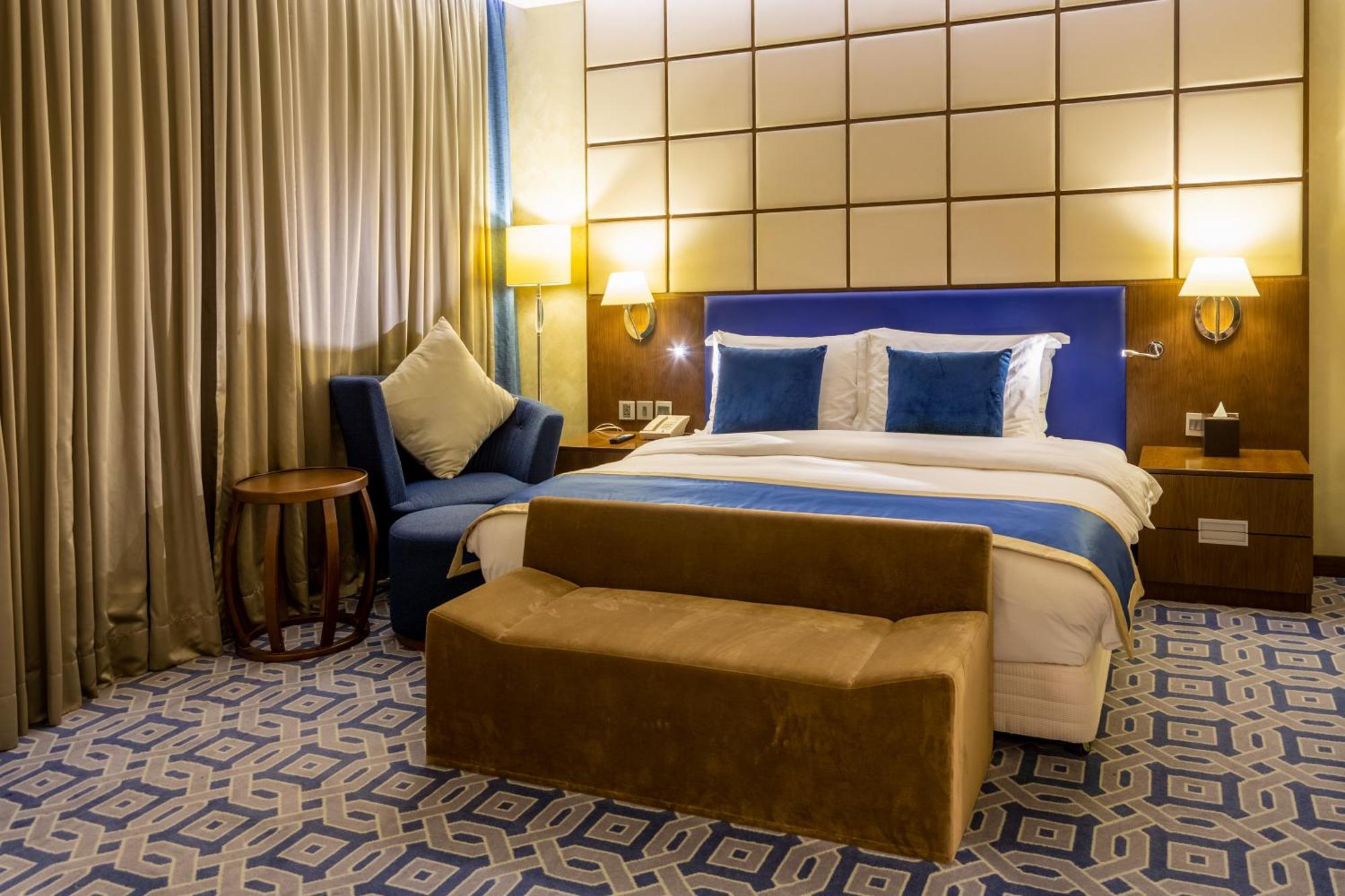 Radisson Blu Hotel & Resort, Sohar Exterior foto A bedroom at the hotel
