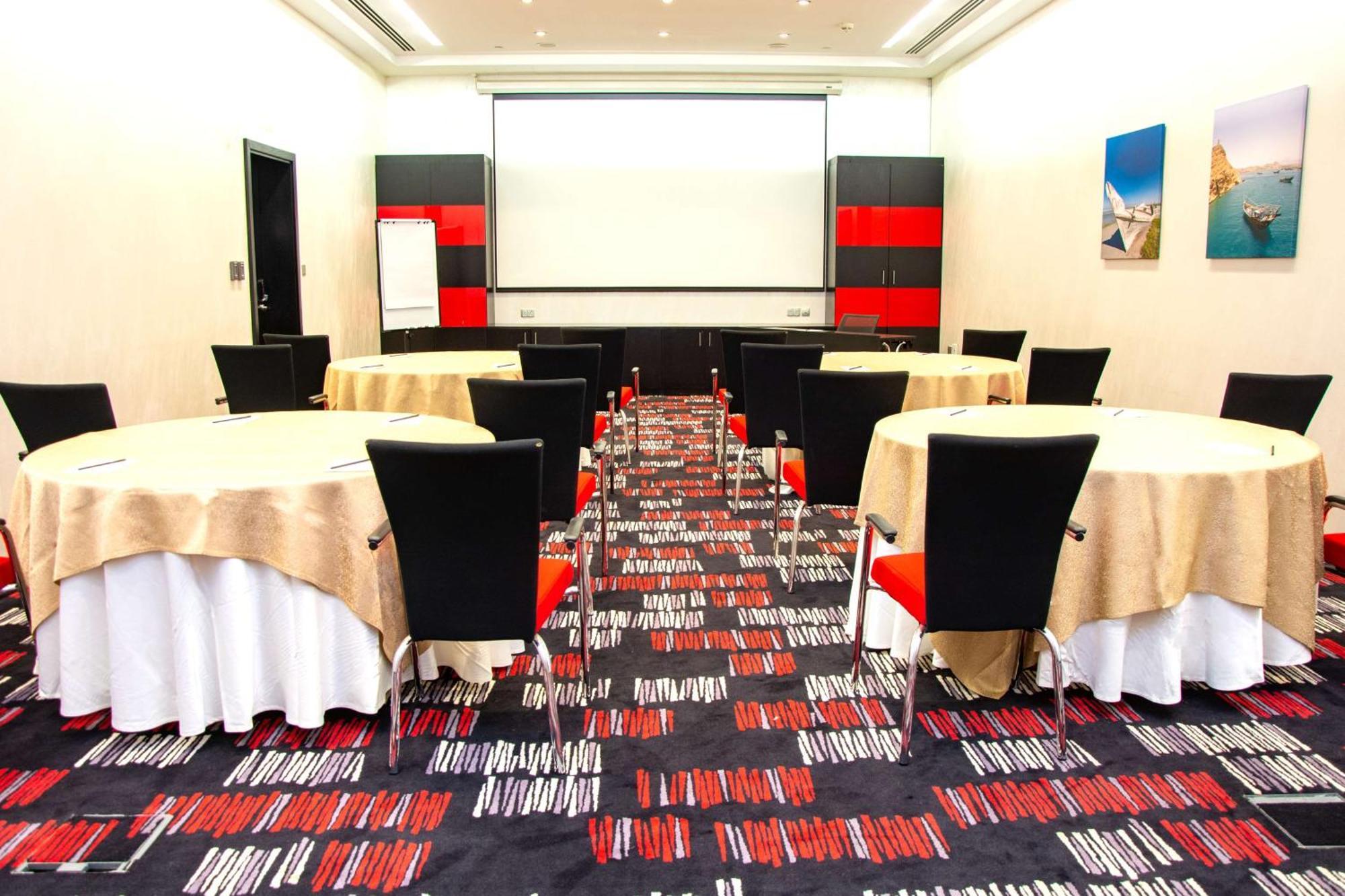 Radisson Blu Hotel & Resort, Sohar Exterior foto Meeting room